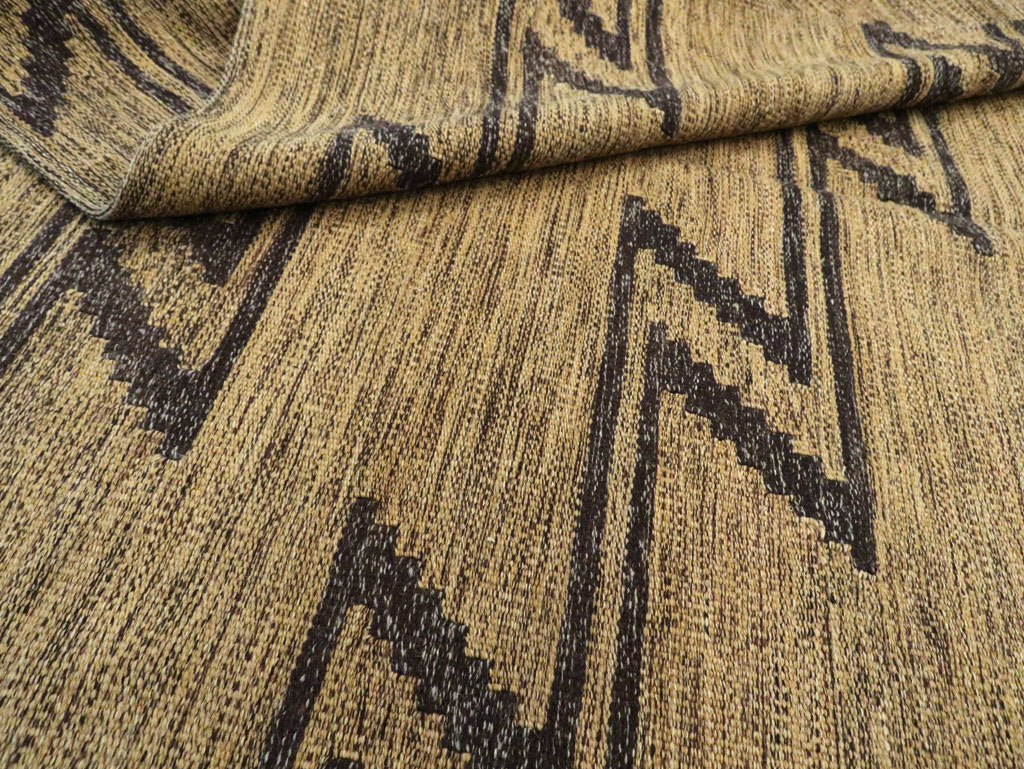Contemporary Turkish Flatweave Kilim Accent Rug, No.29808 - Galerie Shabab