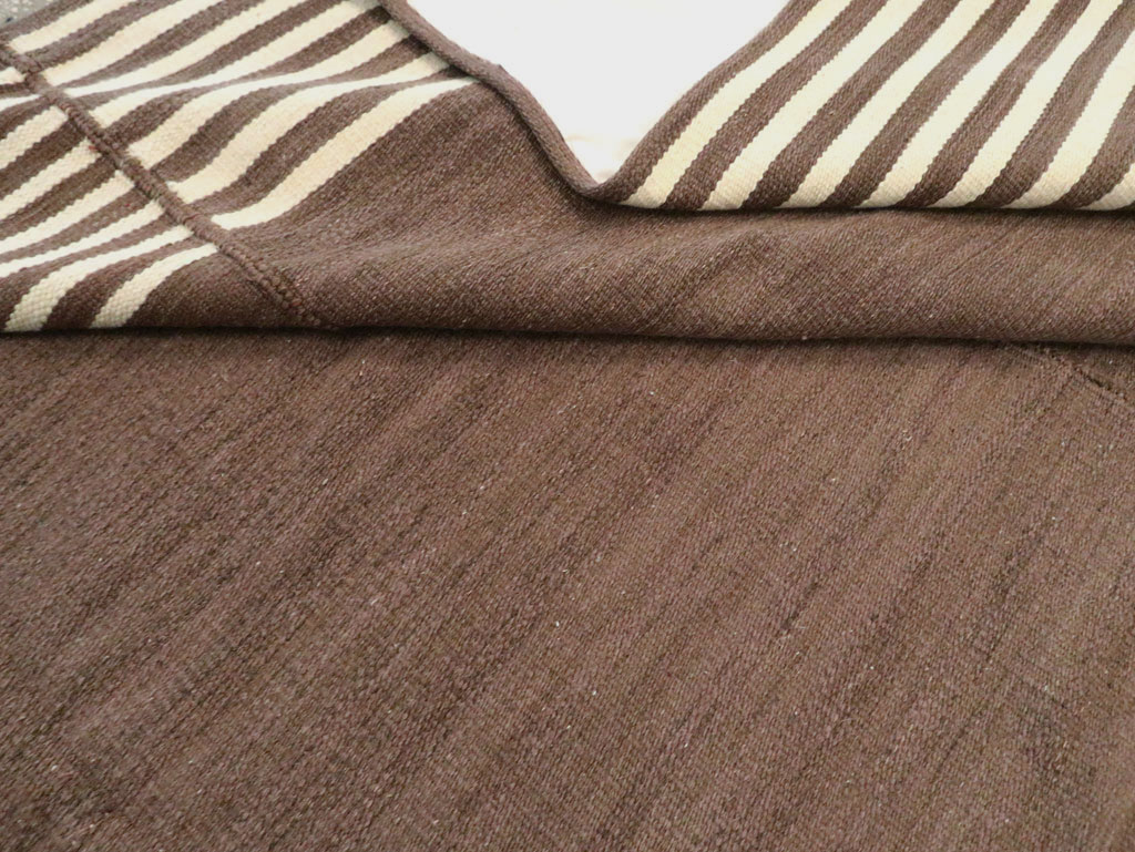 Contemporary Turkish Flatweave Kilim Room Size Carpet, No.29811 - Galerie Shabab