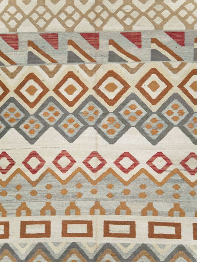 Contemporary Turkish Flatweave Kilim Room Size Carpet, No.29812 - Galerie Shabab