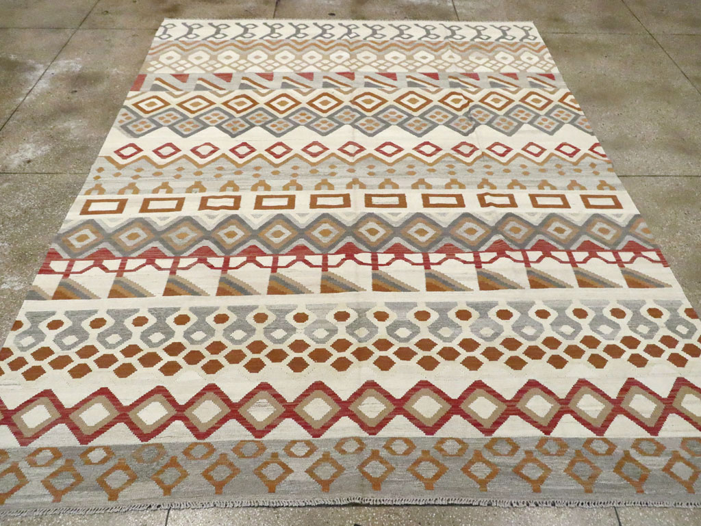 Contemporary Turkish Flatweave Kilim Room Size Carpet, No.29812 - Galerie Shabab