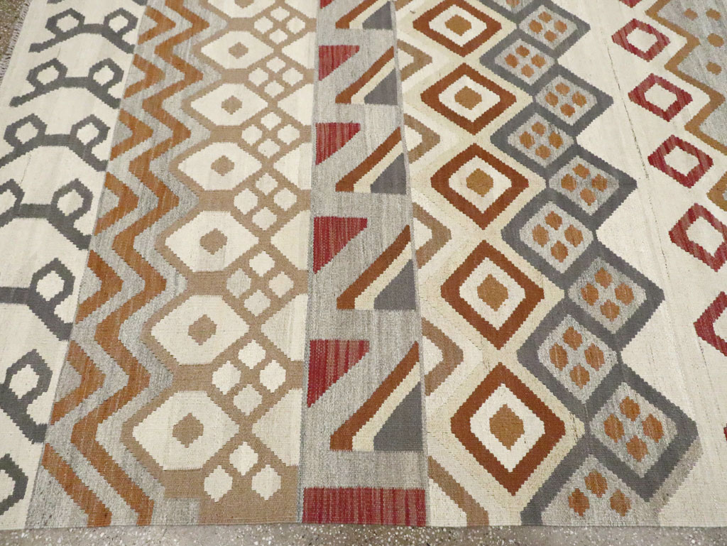 Contemporary Turkish Flatweave Kilim Room Size Carpet, No.29812 - Galerie Shabab