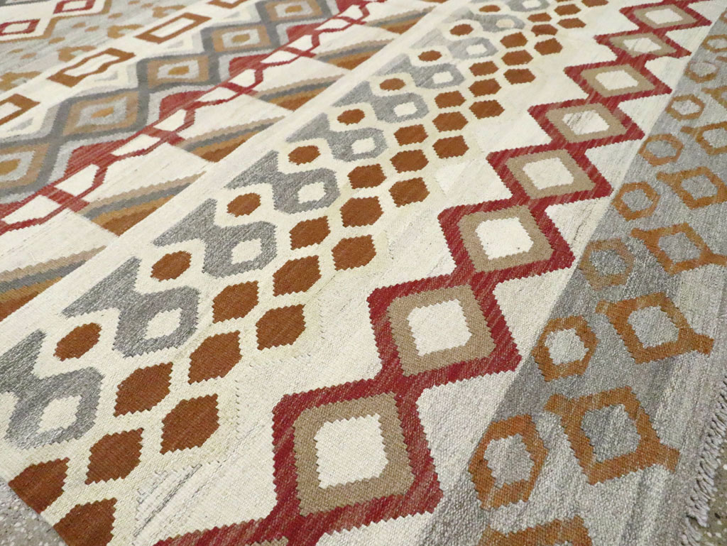 Contemporary Turkish Flatweave Kilim Room Size Carpet, No.29812 - Galerie Shabab