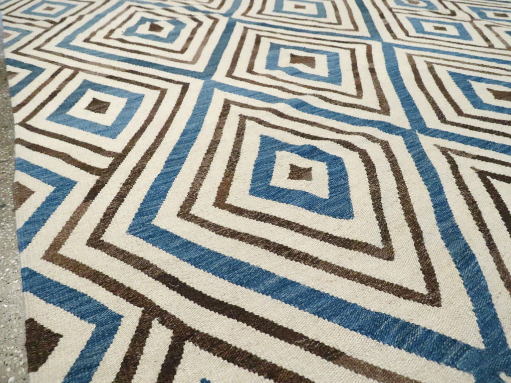 Contemporary Turkish Room Size Flatweave, No.29817 - Galerie Shabab