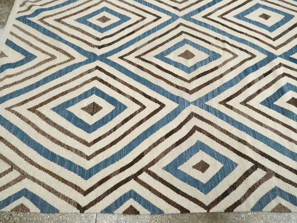 Contemporary Turkish Room Size Flatweave, No.29817 - Galerie Shabab