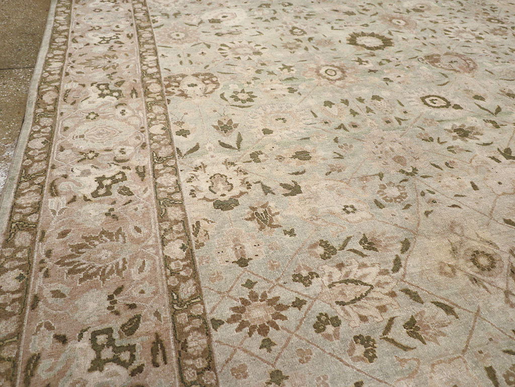 Antique Persian Tabriz Room Size Carpet, No.29819 - Galerie Shabab