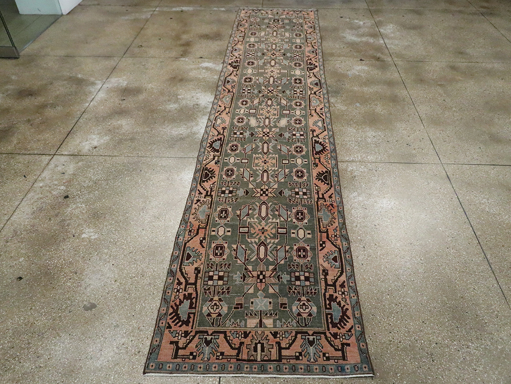 Vintage Persian Malayer Runner, No.29825 - Galerie Shabab