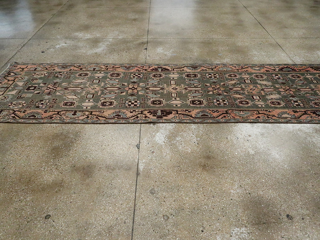 Vintage Persian Malayer Runner, No.29825 - Galerie Shabab