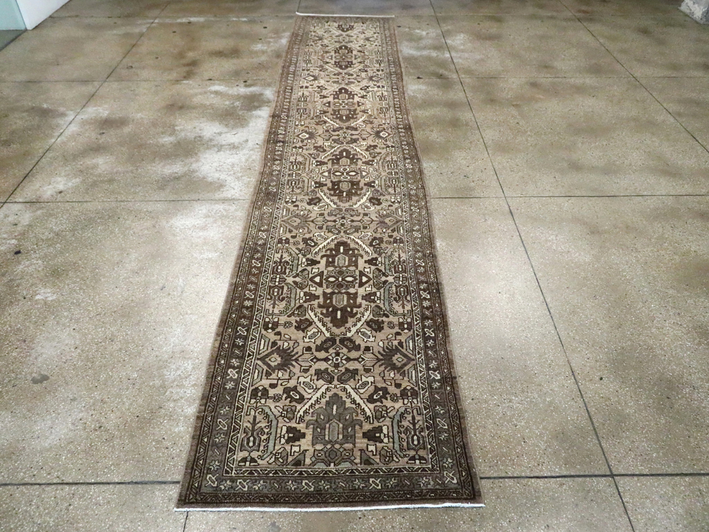 Vintage Persian Malayer Runner, No.29830 - Galerie Shabab