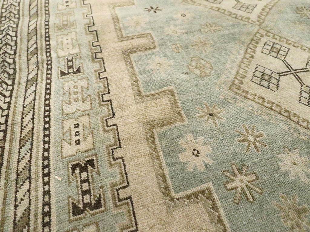 Vintage Persian Shiraz Rug, No.29831 - Galerie Shabab