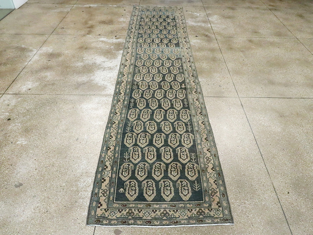 Vintage Persian Malayer Runner, No.29835 - Galerie Shabab
