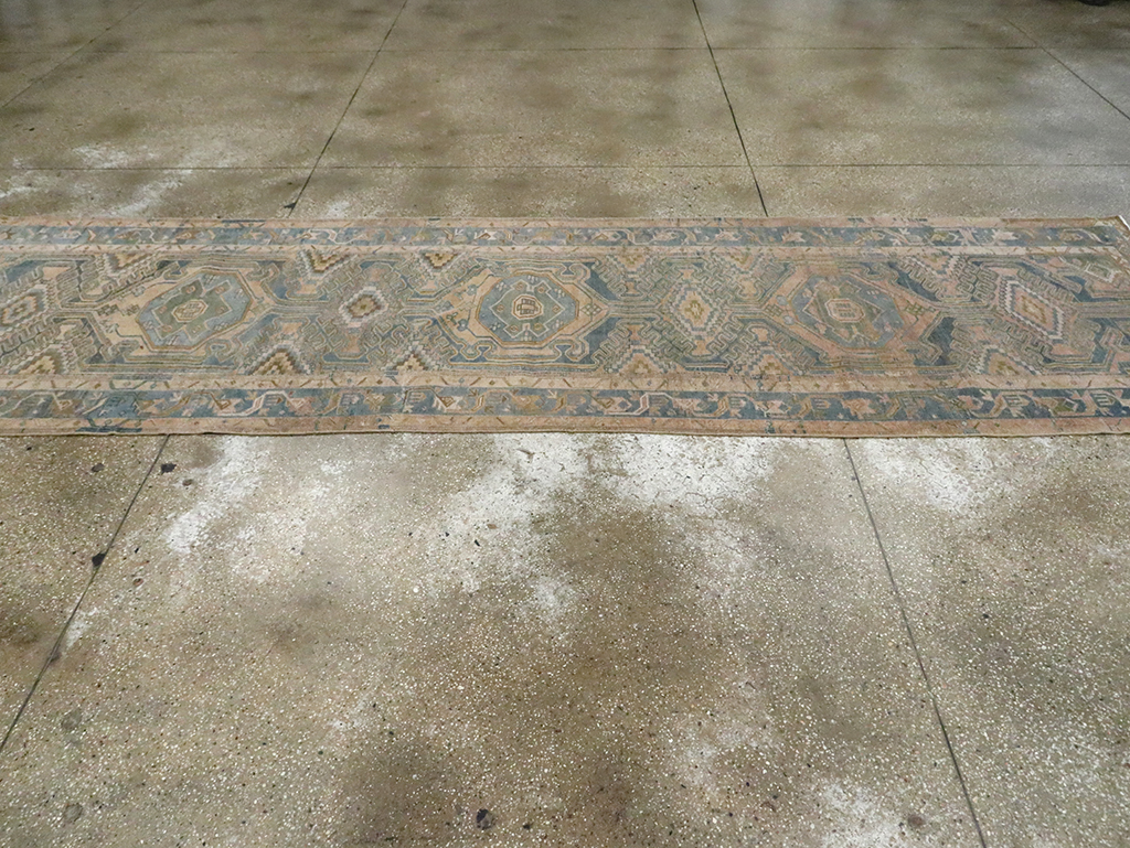 Vintage Persian Malayer Runner, No.29837 - Galerie Shabab