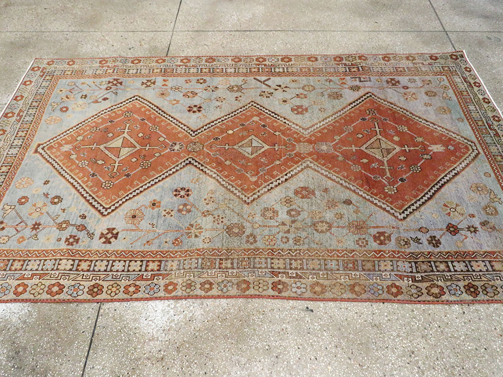 Vintage Persian Shiraz Rug, No.29847 - Galerie Shabab