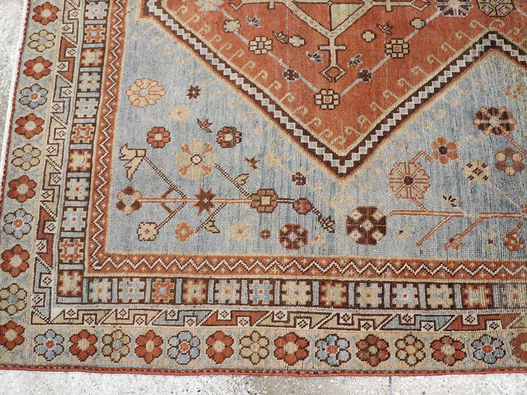 Vintage Persian Shiraz Rug, No.29847 - Galerie Shabab