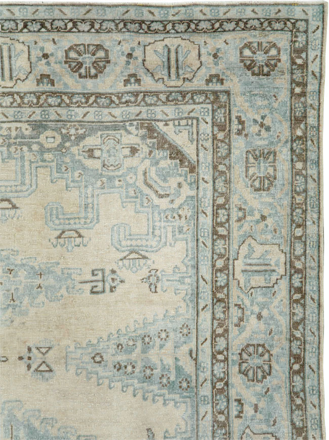 Vintage Persian Veece Accent Carpet, No.29852 - Galerie Shabab