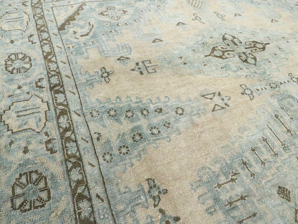 Vintage Persian Veece Accent Carpet, No.29852 - Galerie Shabab