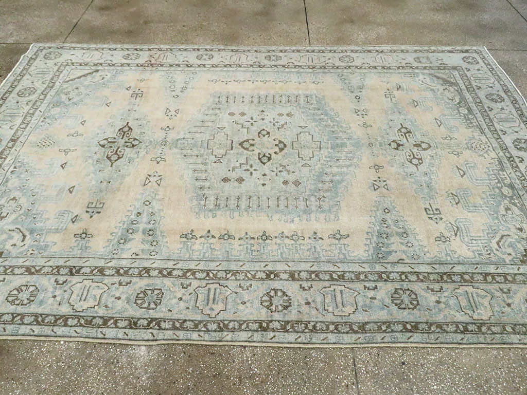 Vintage Persian Veece Accent Carpet, No.29852 - Galerie Shabab