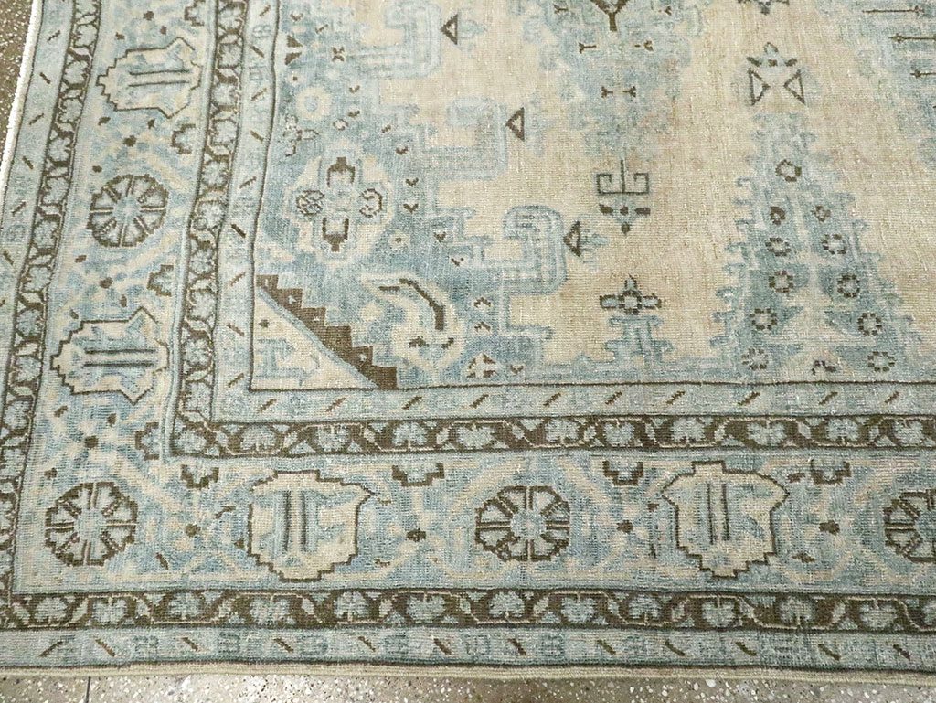 Vintage Persian Veece Accent Carpet, No.29852 - Galerie Shabab