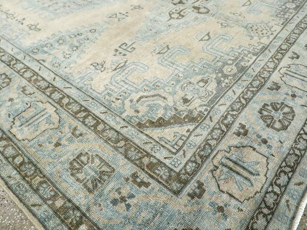 Vintage Persian Veece Accent Carpet, No.29852 - Galerie Shabab
