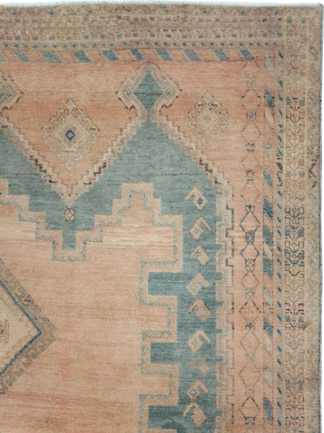 Vintage Persian Shiraz Accent Rug, No.29858 - Galerie Shabab