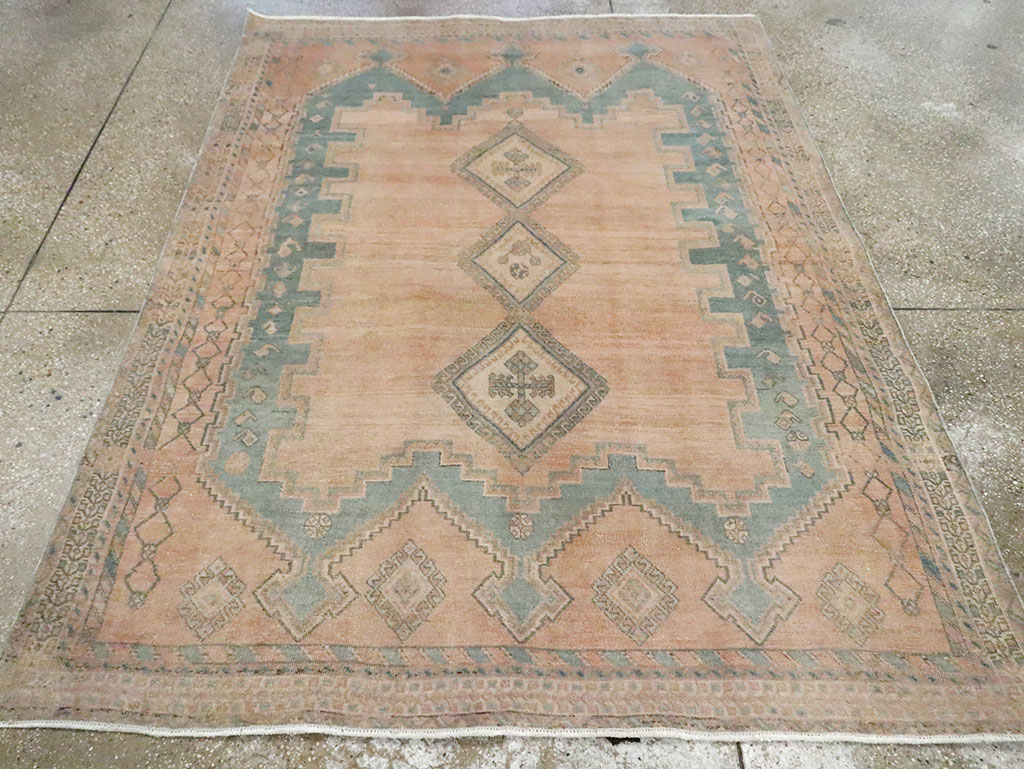 Vintage Persian Shiraz Accent Rug, No.29858 - Galerie Shabab