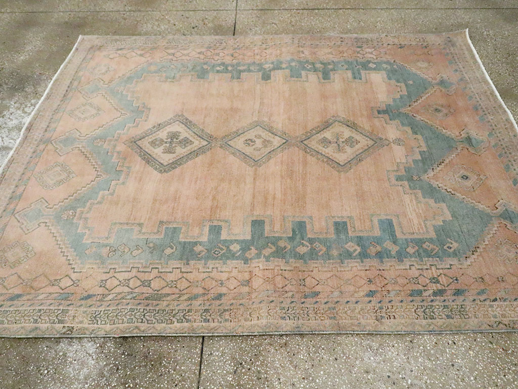 Vintage Persian Shiraz Accent Rug, No.29858 - Galerie Shabab