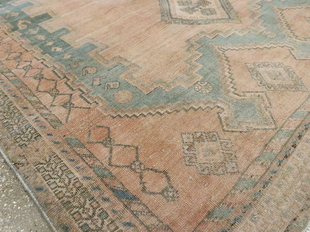 Vintage Persian Shiraz Accent Rug, No.29858 - Galerie Shabab