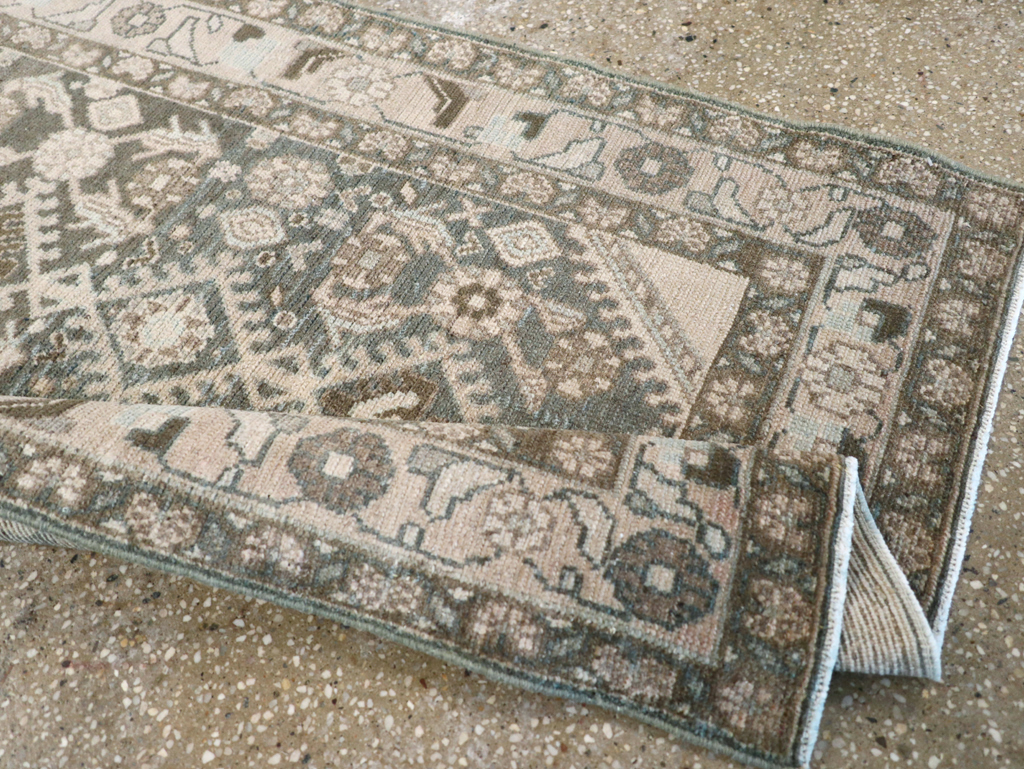 Vintage Persian Malayer Small Runner, No.29862 - Galerie Shabab