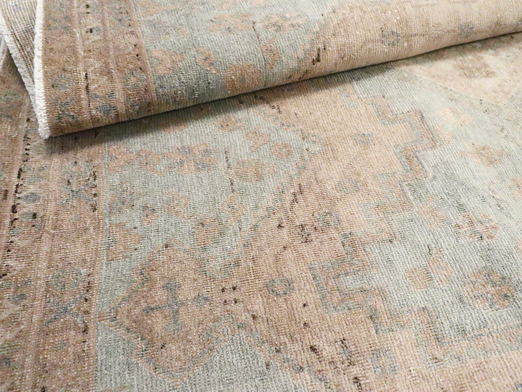 Vintage Persian Shiraz Accent Rug, No.29873 - Galerie Shabab