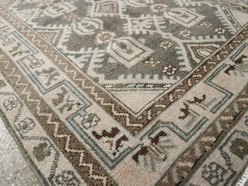 Vintage Persian Malayer Throw Rug, No.29884 - Galerie Shabab