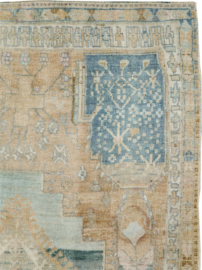 Vintage Persian Shiraz Throw Rug, No.29895 - Galerie Shabab