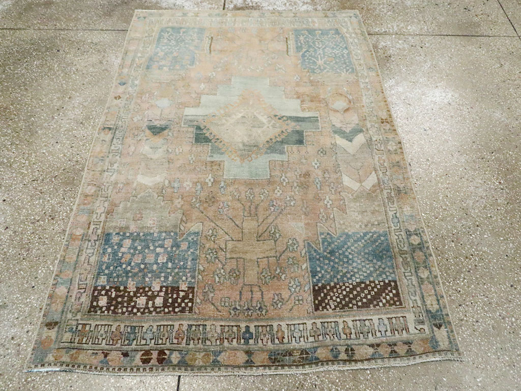 Vintage Persian Shiraz Throw Rug, No.29895 - Galerie Shabab