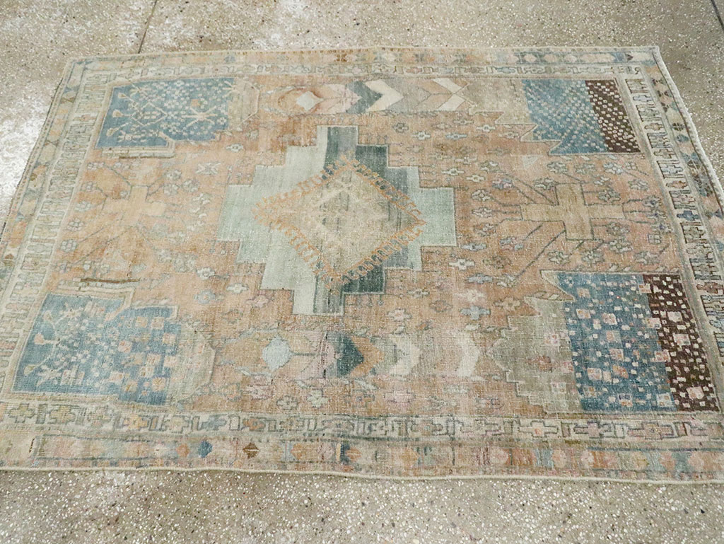 Vintage Persian Shiraz Throw Rug, No.29895 - Galerie Shabab