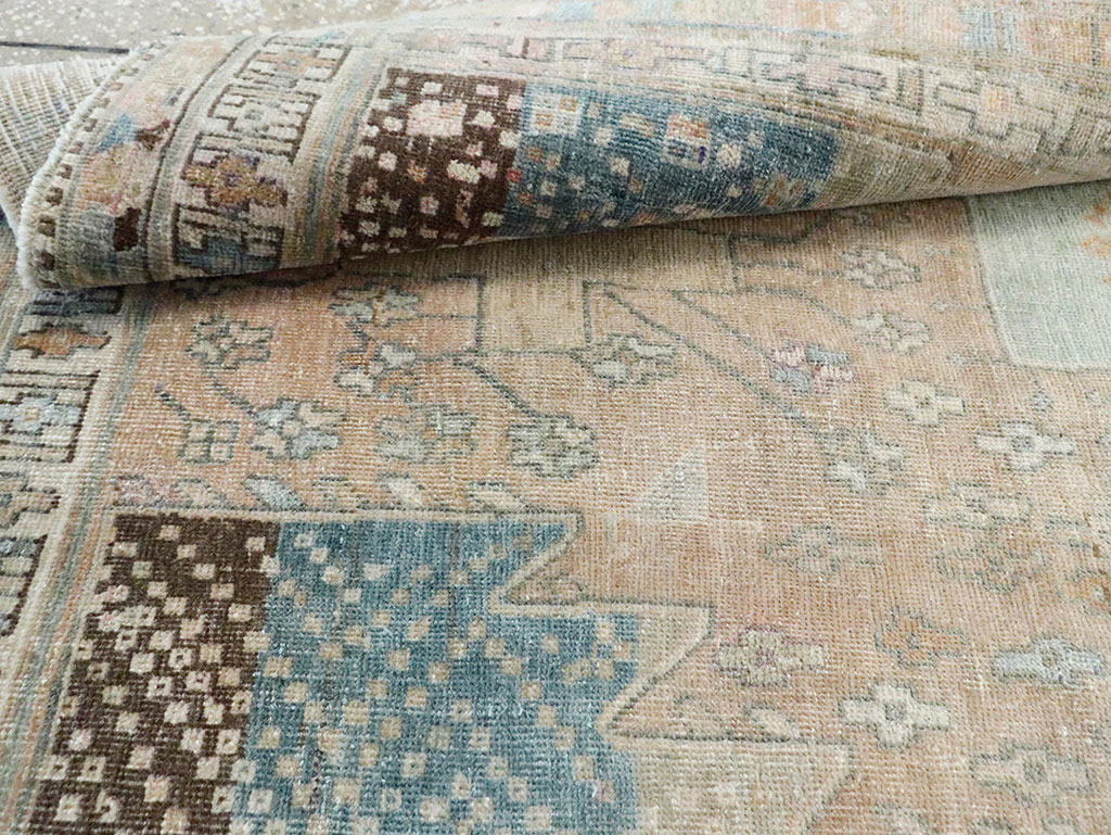 Vintage Persian Shiraz Throw Rug, No.29895 - Galerie Shabab