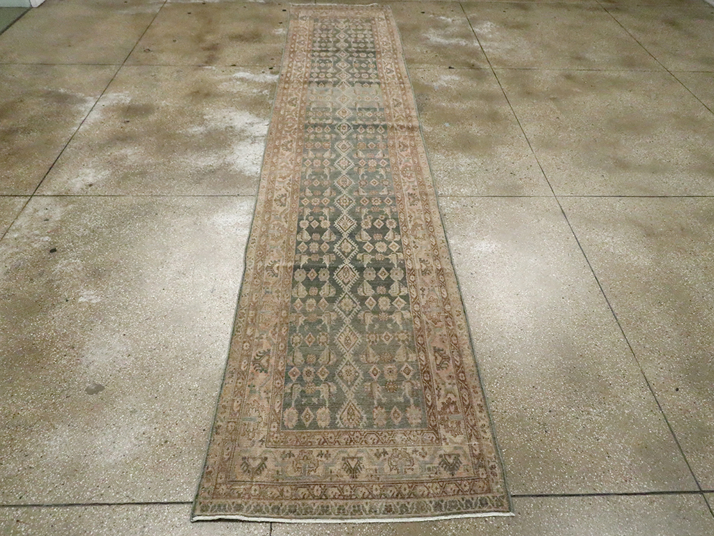 Vintage Persian Malayer Long Runner, No.29897 - Galerie Shabab