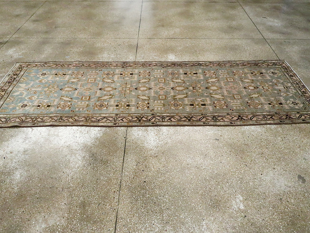 Vintage Persian Malayer Runner, No.29925 - Galerie Shabab