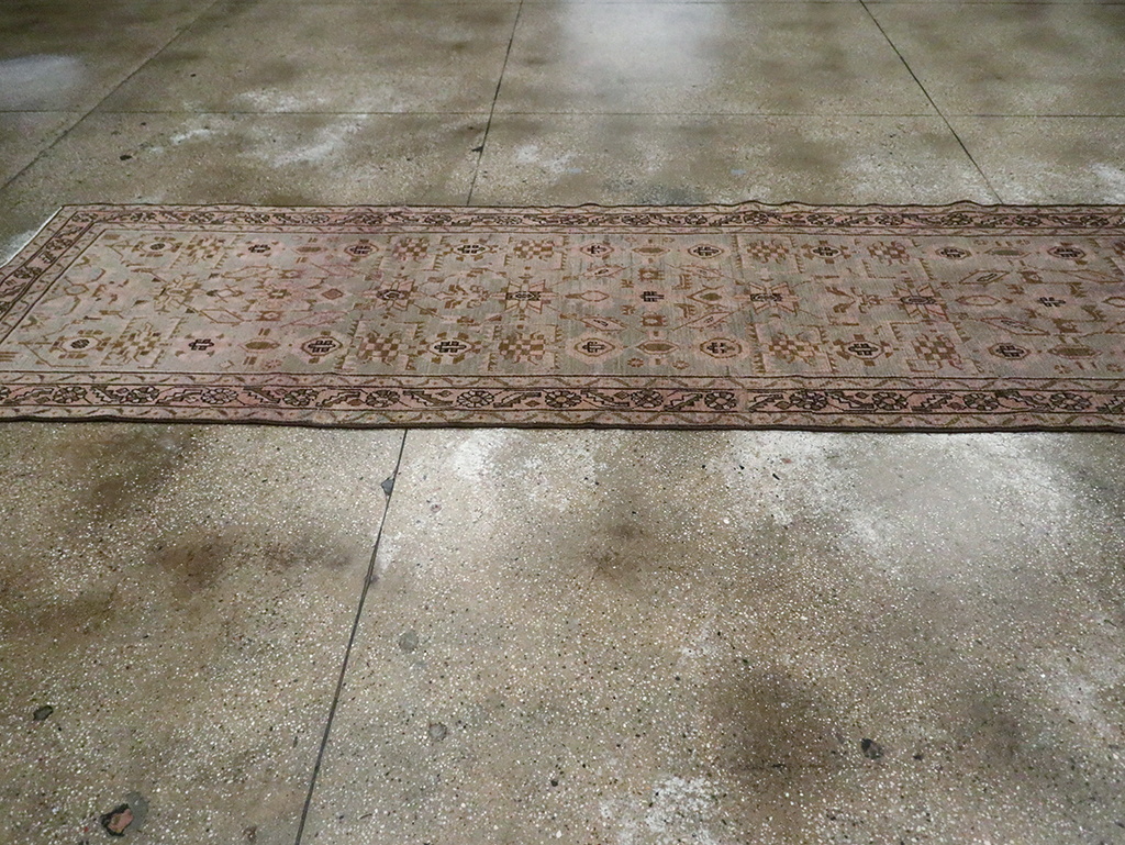 Antique Persian Malayer Runner, No.29935 - Galerie Shabab
