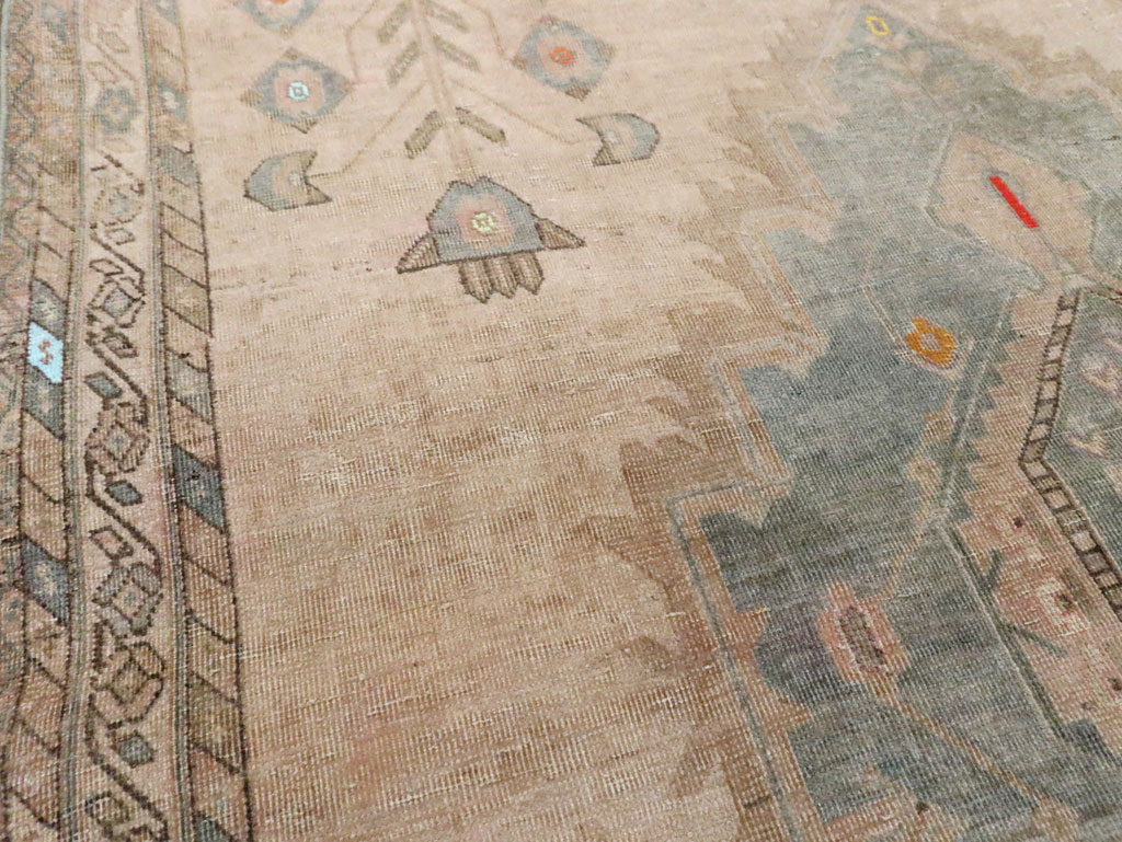 Vintage Persian Shiraz Accent Rug, No.29942 - Galerie Shabab