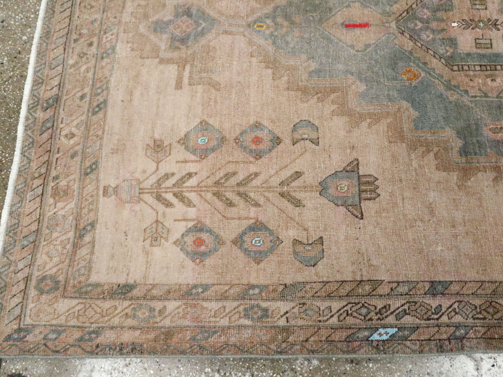 Vintage Persian Shiraz Accent Rug, No.29942 - Galerie Shabab