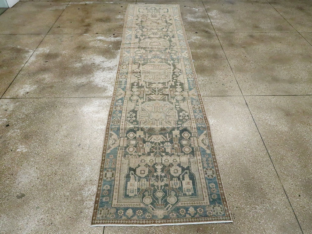 Vintage Persian Malayer Long Runner, No.29945 - Galerie Shabab