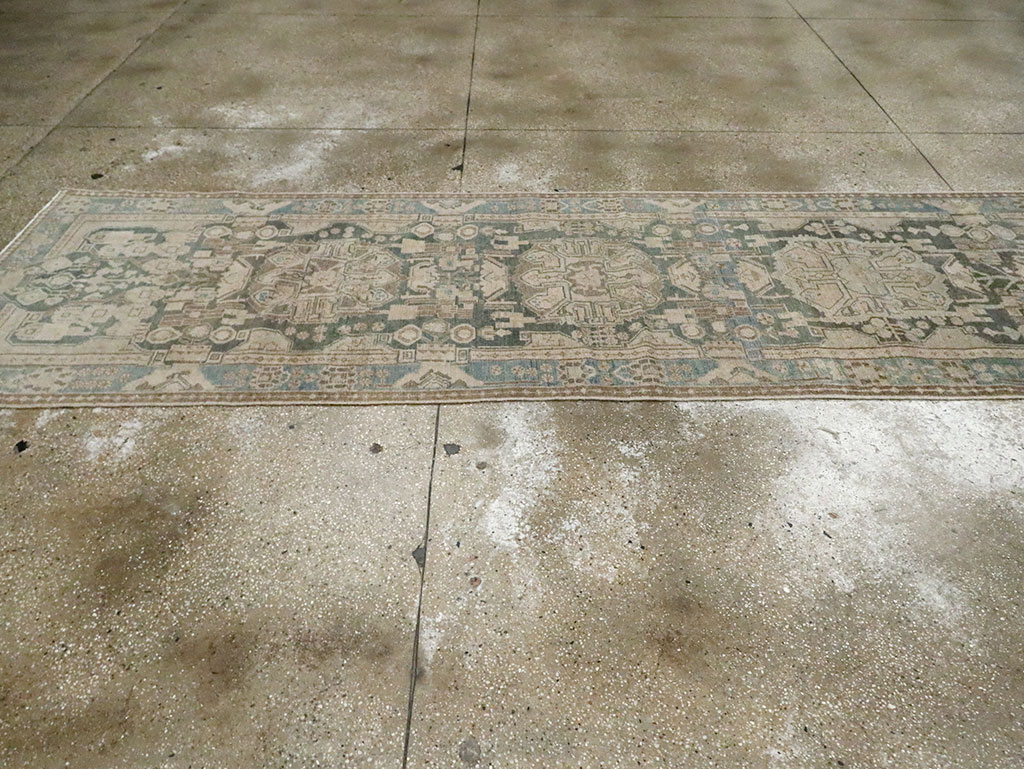 Vintage Persian Malayer Long Runner, No.29945 - Galerie Shabab