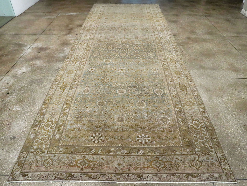 Antique Persian Malayer Gallery Carpet, No.29954 - Galerie Shabab