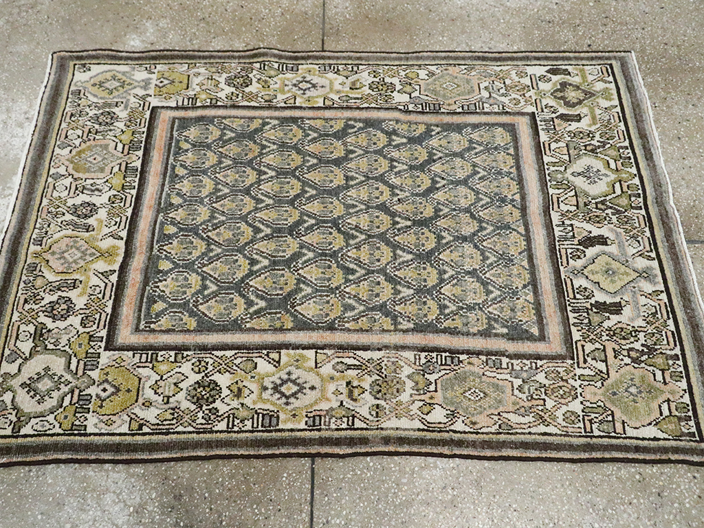 Vintage Persian Malayer Throw Rug, No.29971 - Galerie Shabab