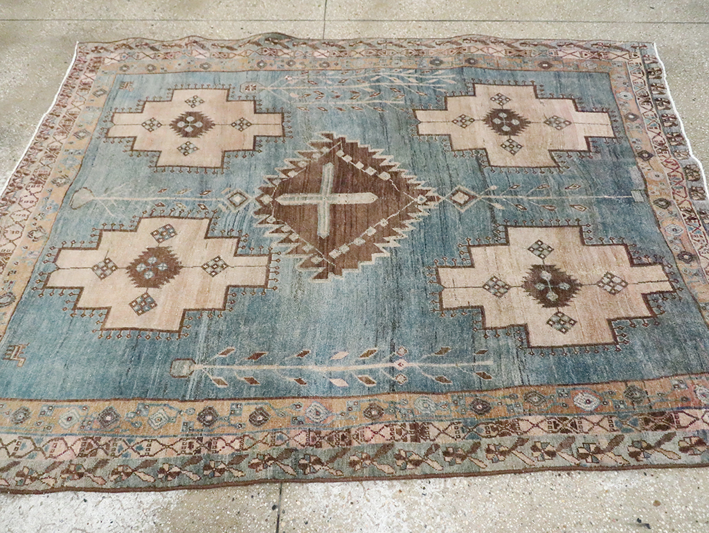 Vintage Persian Shiraz Rug, No.29984 - Galerie Shabab