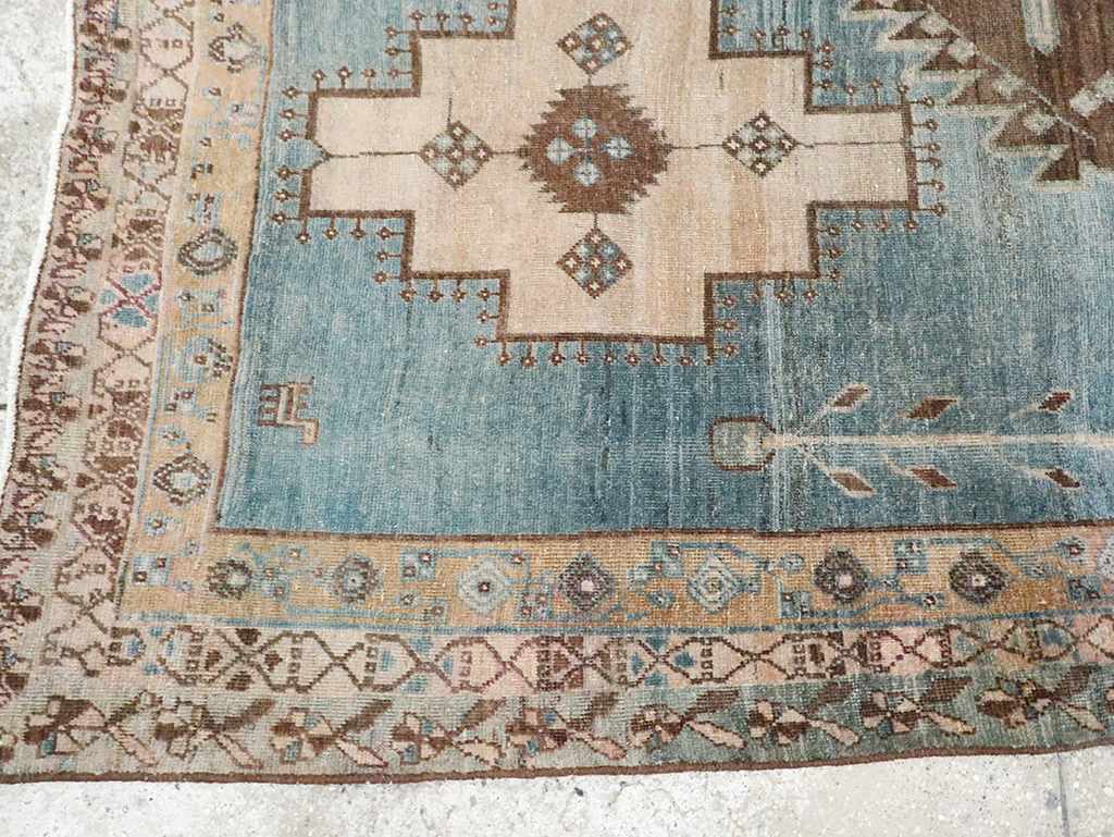 Vintage Persian Shiraz Rug, No.29984 - Galerie Shabab
