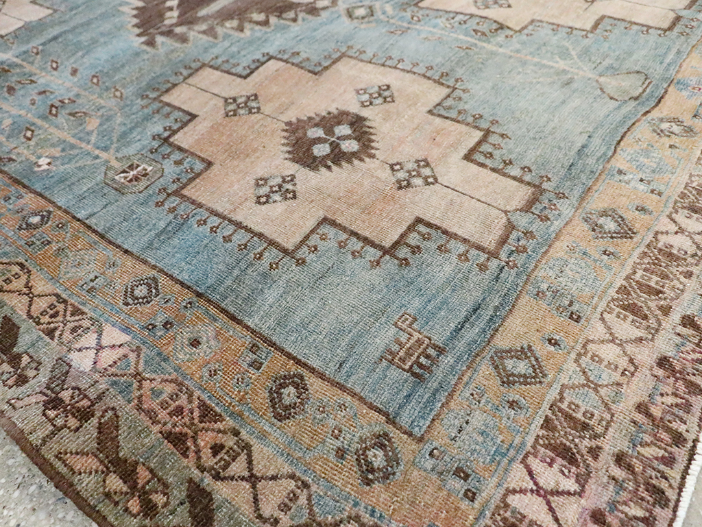 Vintage Persian Shiraz Rug, No.29984 - Galerie Shabab