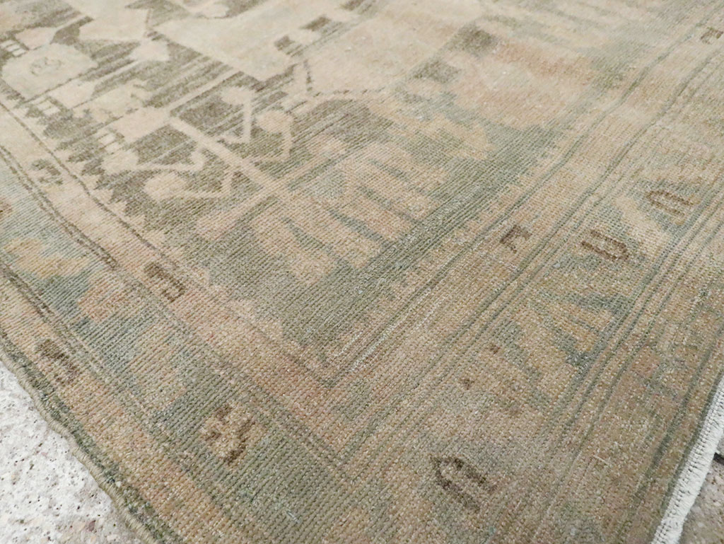 Vintage Persian Malayer Throw Rug, No.29986 - Galerie Shabab