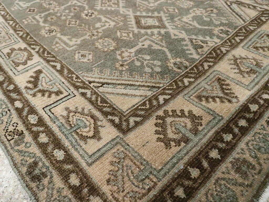 Vintage Persian Malayer Throw Rug, No.29988 - Galerie Shabab