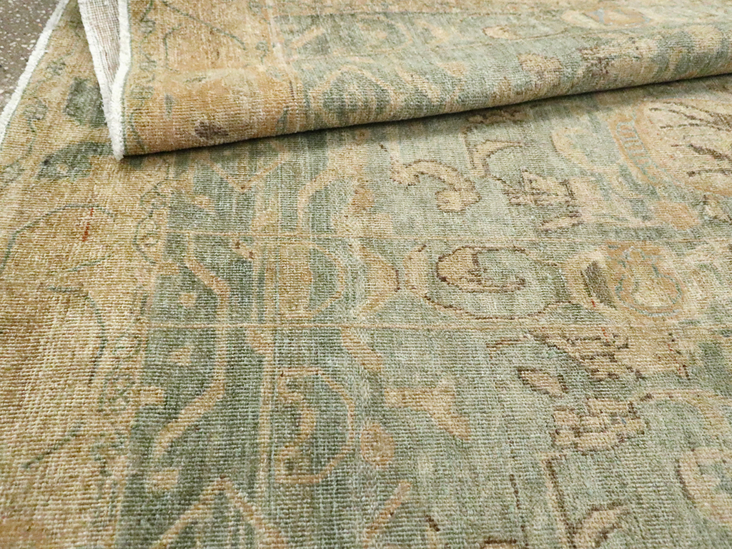 Vintage Persian Shiraz Carpet, No.29992 - Galerie Shabab