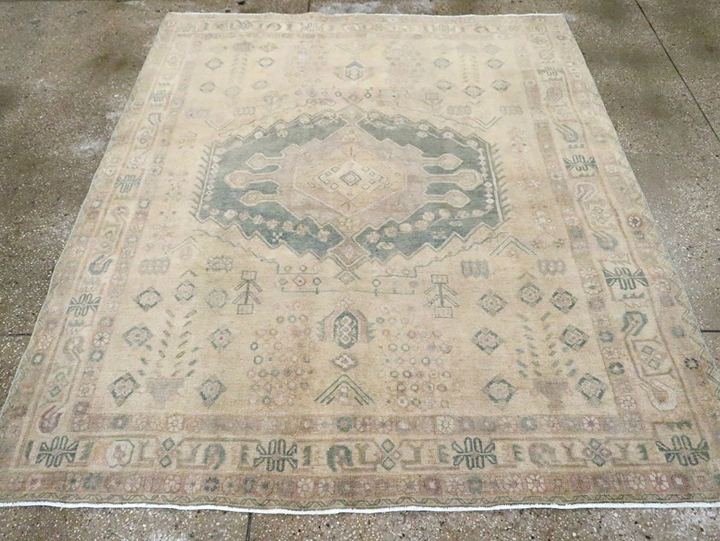 Vintage Persian Shiraz Square Accent Rug, No.30012 - Galerie Shabab