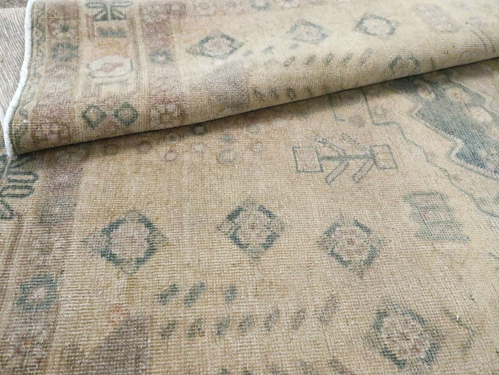 Vintage Persian Shiraz Square Accent Rug, No.30012 - Galerie Shabab